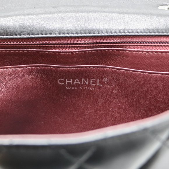 CHANEL Jumbo Lambskin Black Classic Flap Bag - Picture 14 of 16